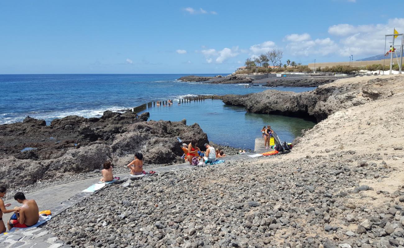 Photo de Piscinas naturales Alcala Beach avec roches de surface