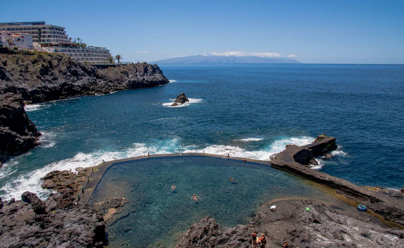 Photo de Piscina Natural Acantilado de Los Gigantes avec béton de surface