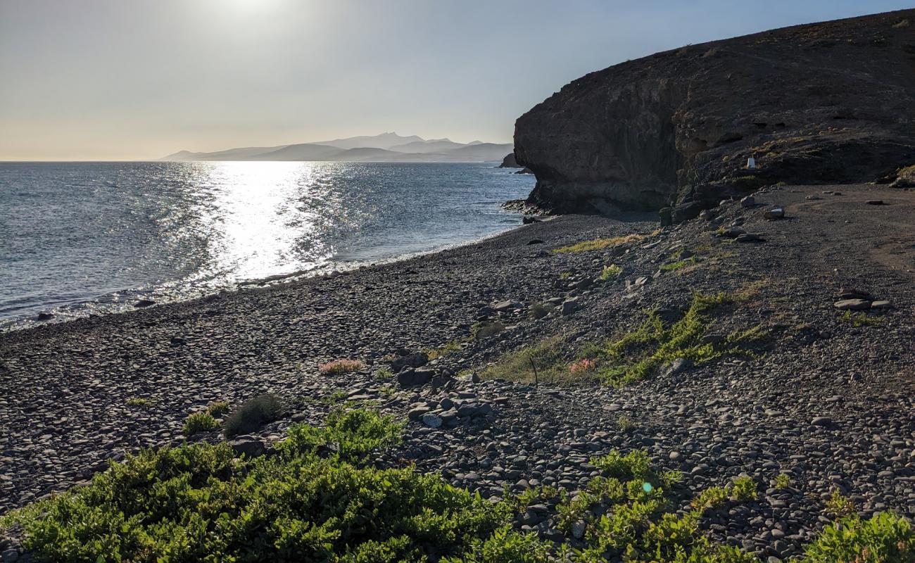 Photo de Playa de Puerto Rico avec galets gris de surface