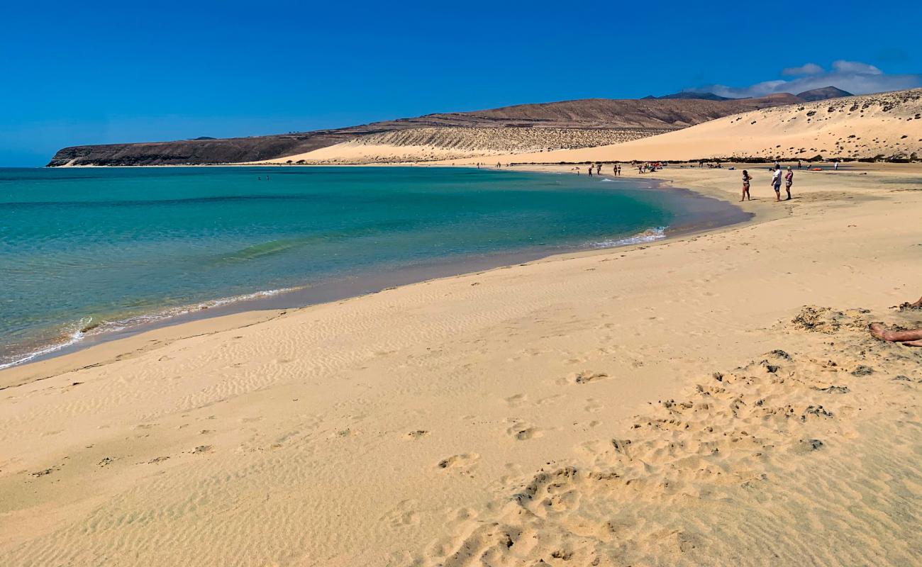 Photo de Playa Risco del Paso avec sable lumineux de surface