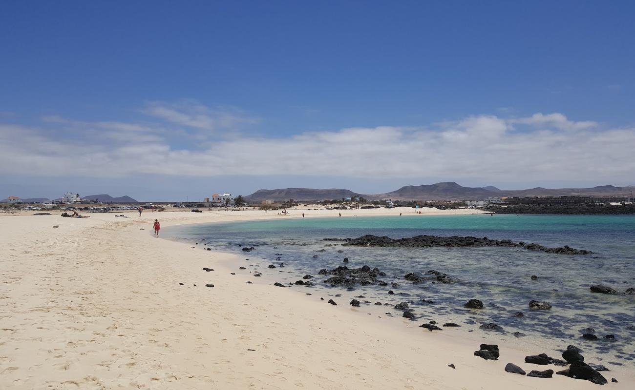 Photo de Playa El Islote avec sable beige de surface