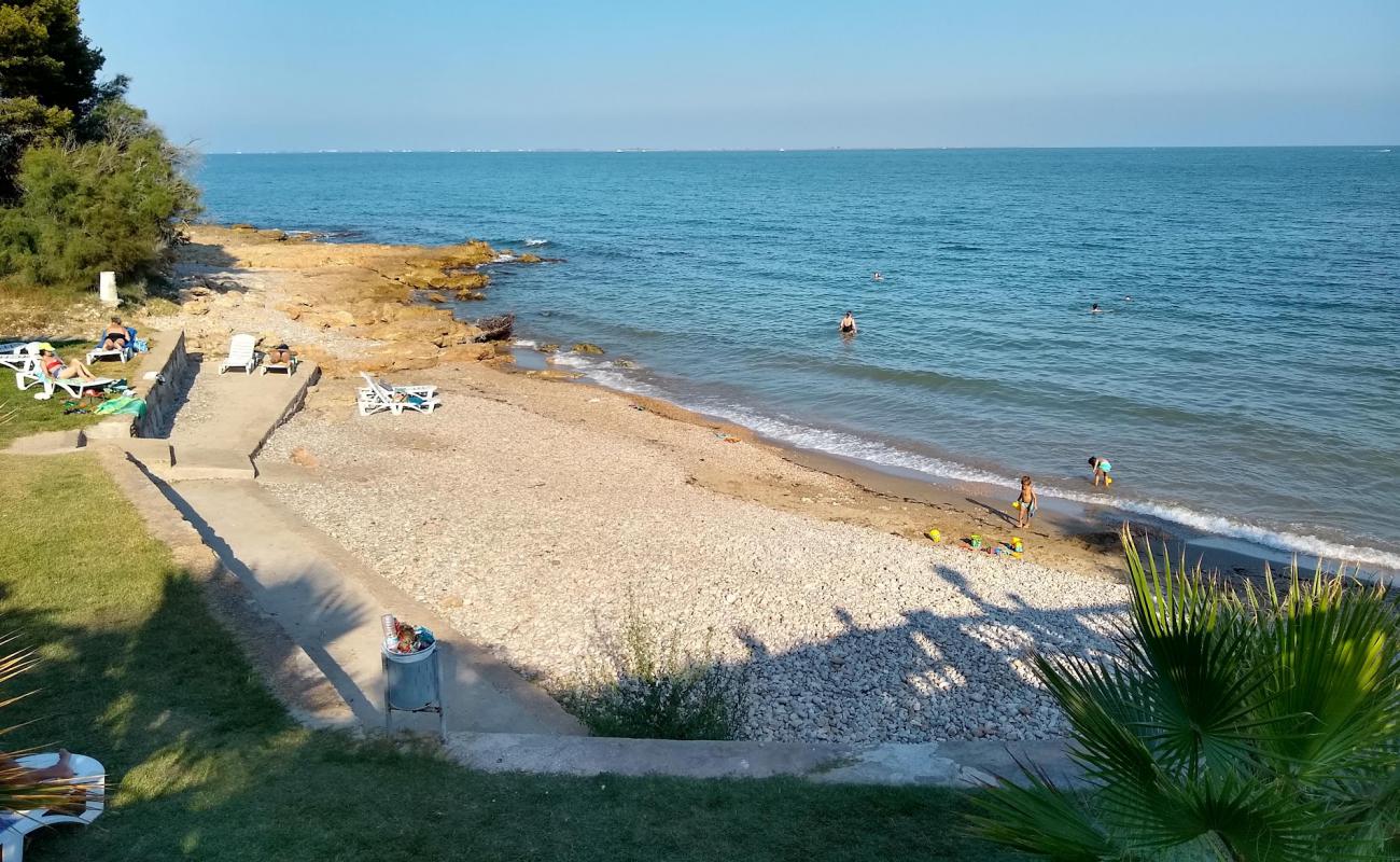 Photo de Platja Alcanar avec galets gris de surface