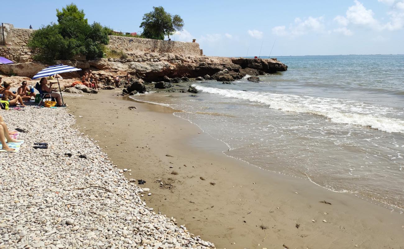 Photo de Platja del Codonyol avec galets gris de surface