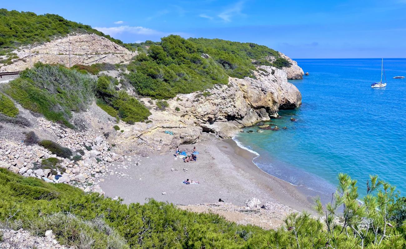 Photo de Cala Pati Blau avec sable beige & galets de surface