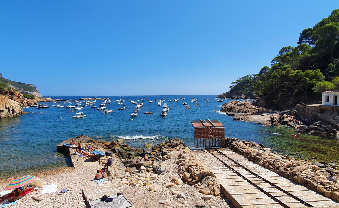 Photo de Port d'Esclanya avec terrain rocheux de surface