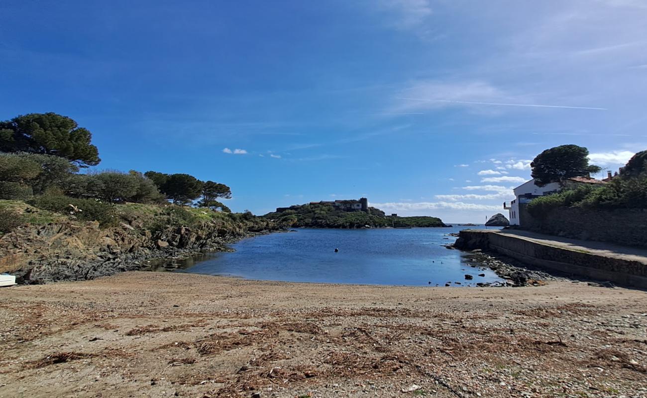 Photo de Platja Confitera avec sable beige de surface