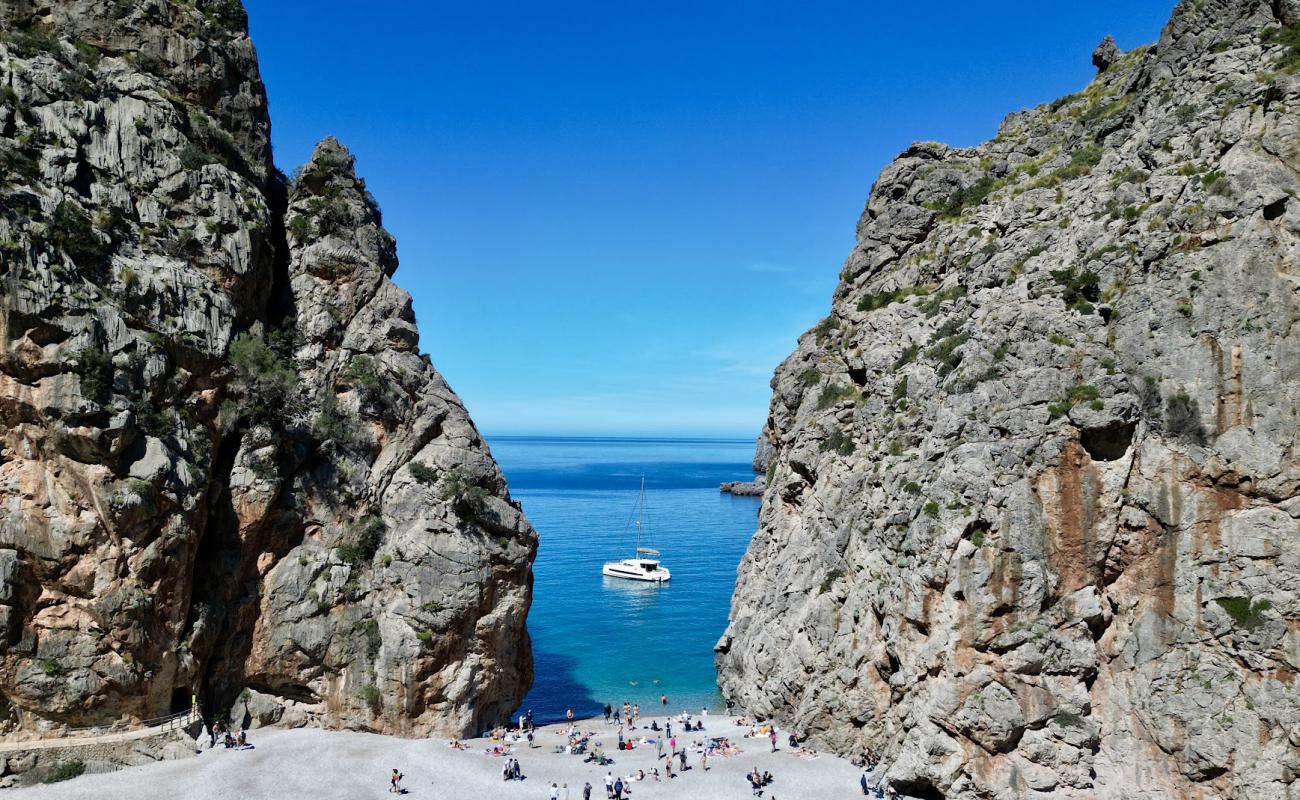 Photo de Sa Calobra avec caillou gris de surface