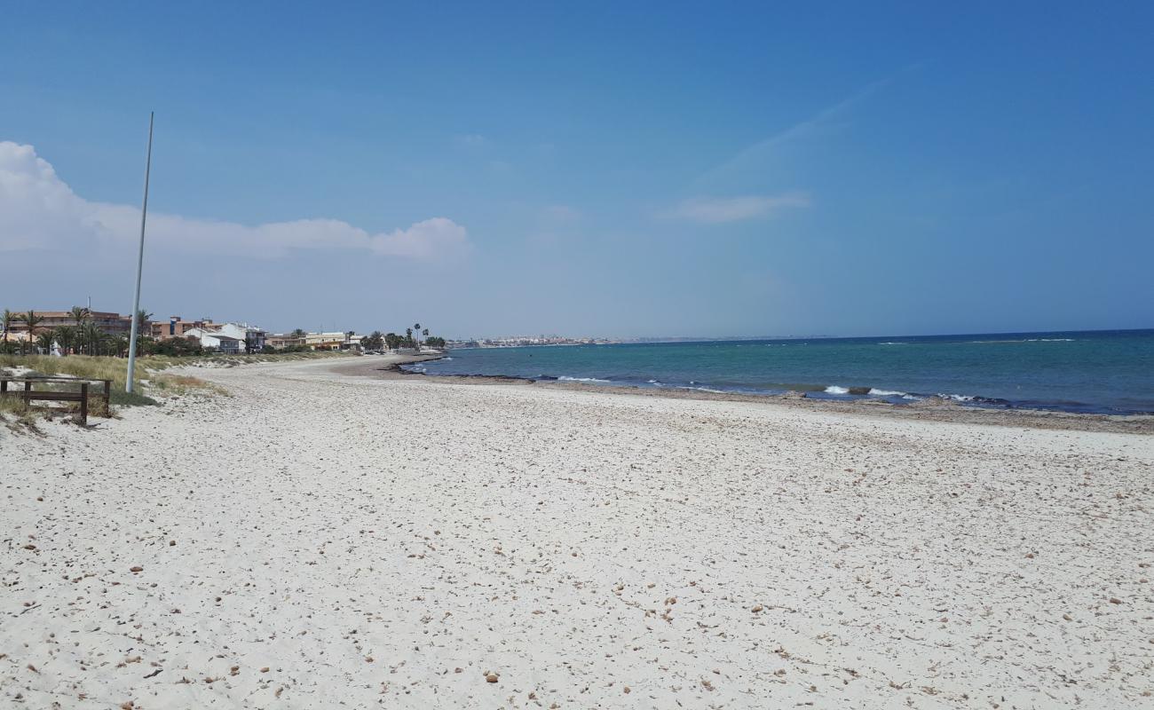 Photo de Playa de El Mojon avec sable gris de surface