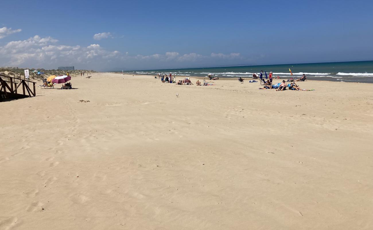 Photo de Playa del Campo avec sable lumineux de surface