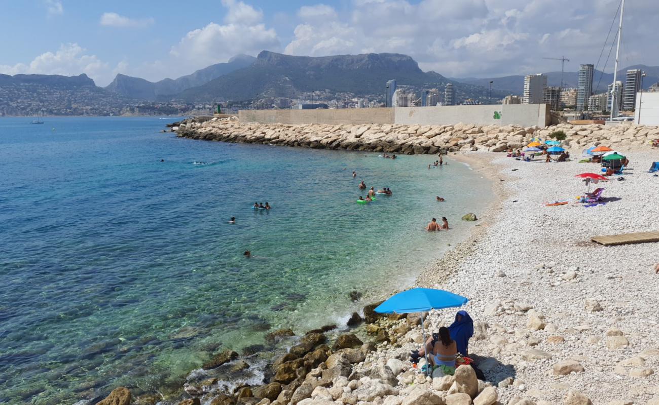 Photo de Cala el Raco avec caillou clair de surface