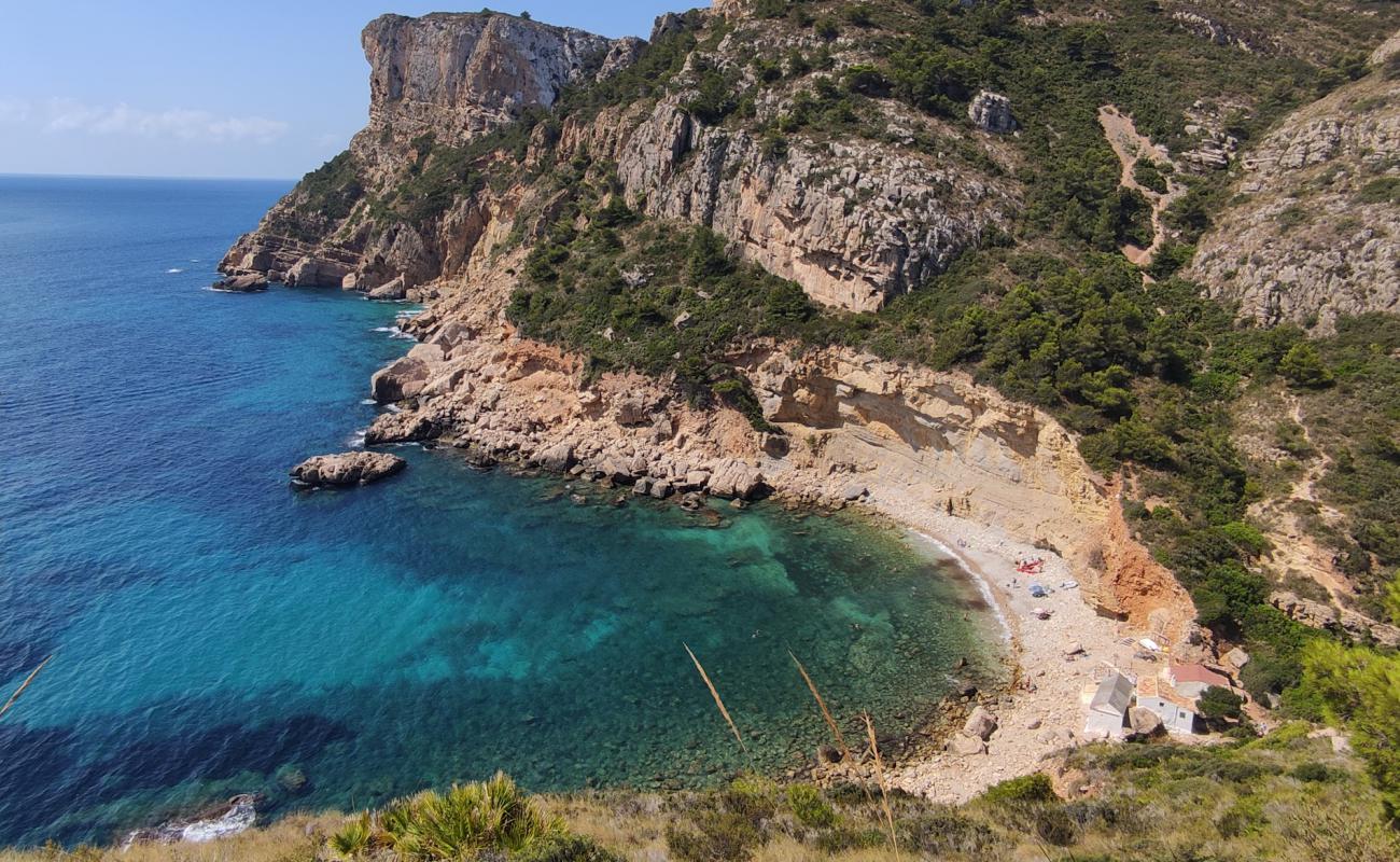 Photo de Cala Llebeig avec roches de surface