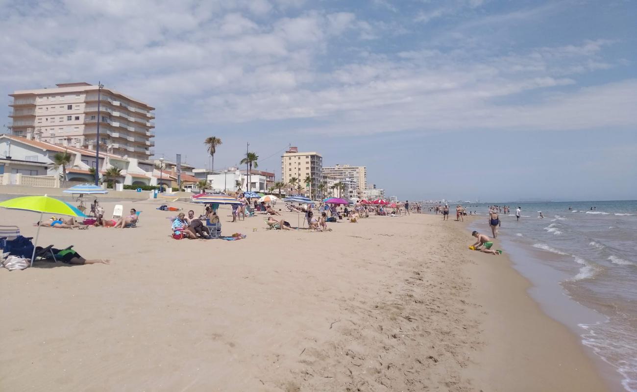 Photo de Platja de Miramar avec sable lumineux de surface