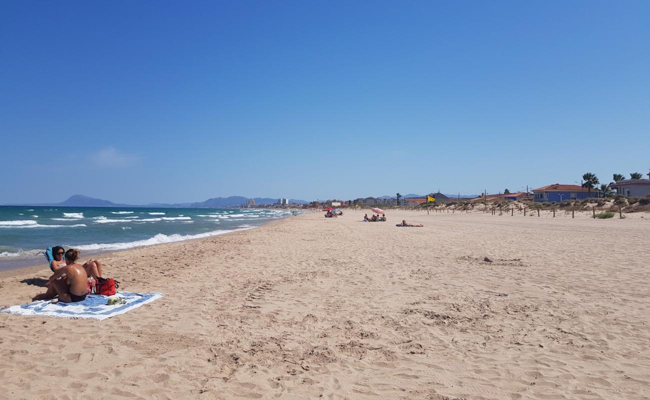 Photo de Playa de Venecia avec sable lumineux de surface