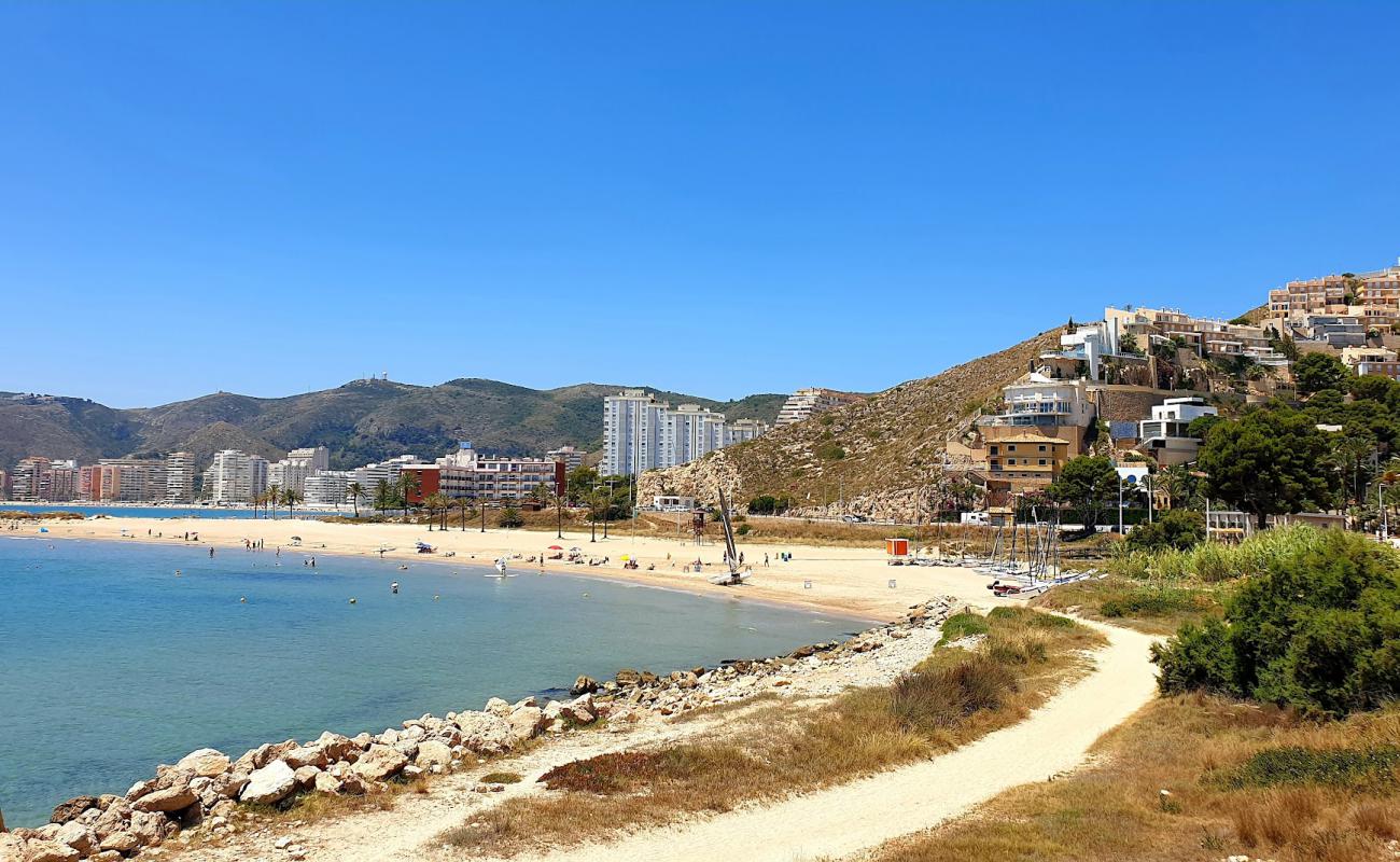 Photo de Cap Blanc Beach avec sable lumineux de surface