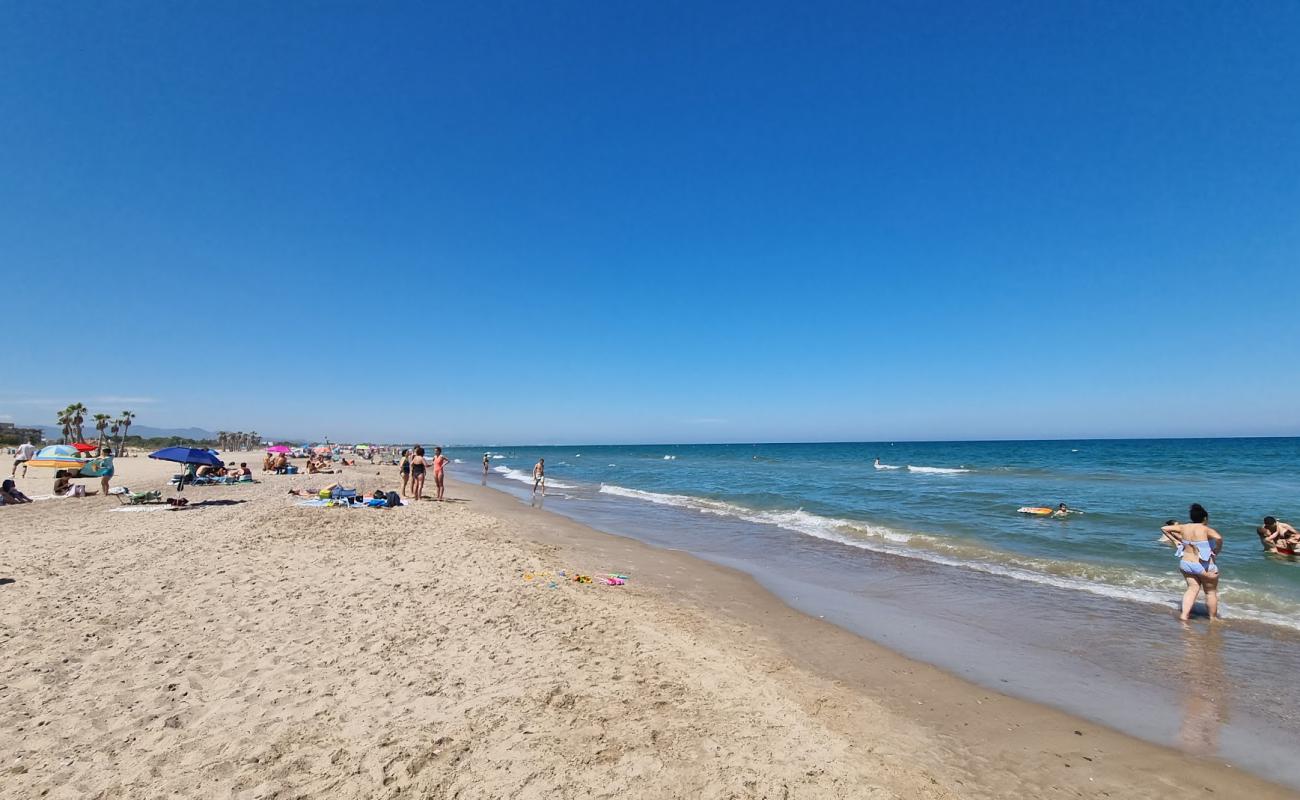 Photo de Platja Almarda avec sable lumineux de surface