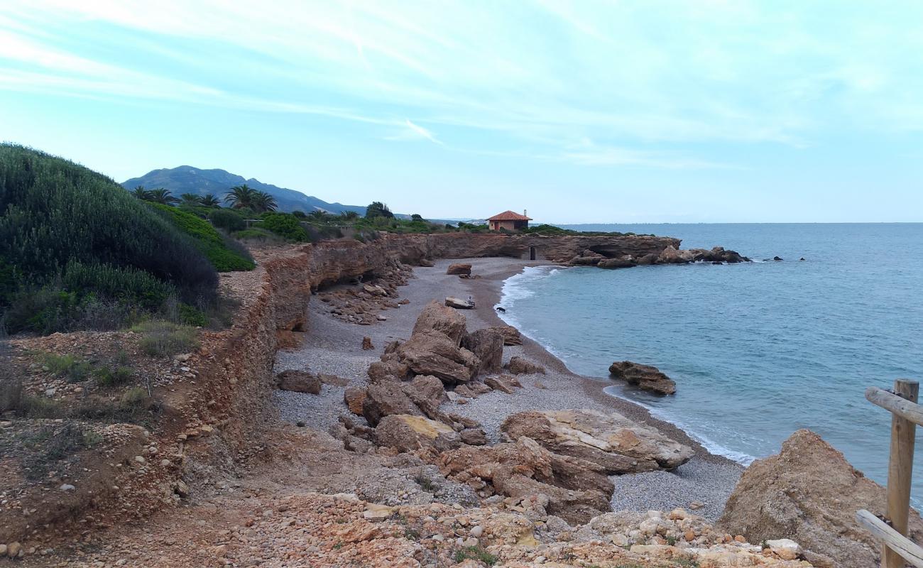 Photo de Cala de la Sunyera avec caillou fin clair de surface