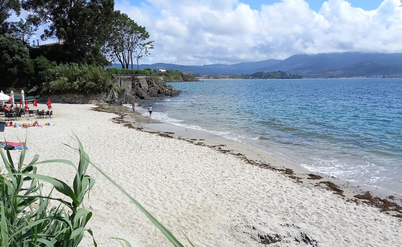 Photo de Praia de Area Fofa avec sable lumineux de surface