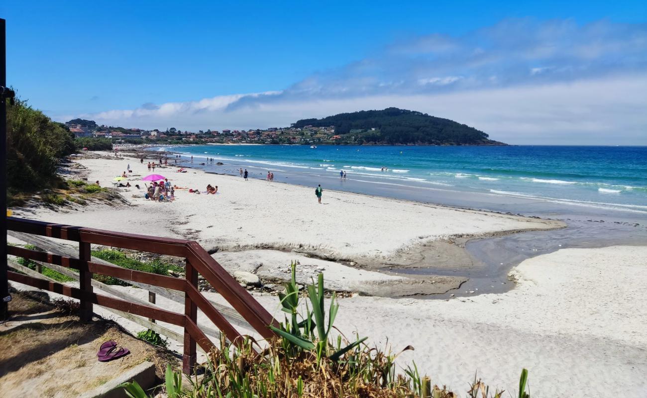 Photo de Praia de Prado avec sable lumineux de surface