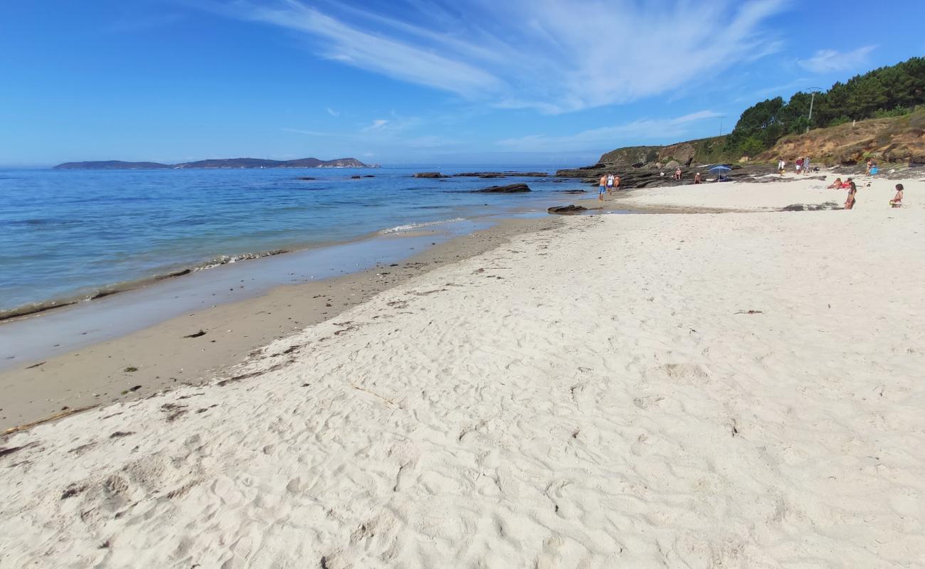 Photo de Praia de Magor avec sable lumineux de surface