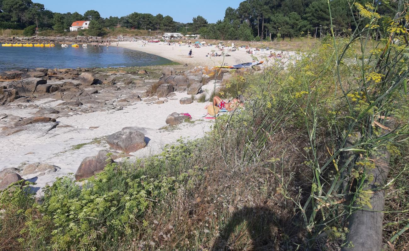 Photo de Praia Espineiro avec sable lumineux de surface