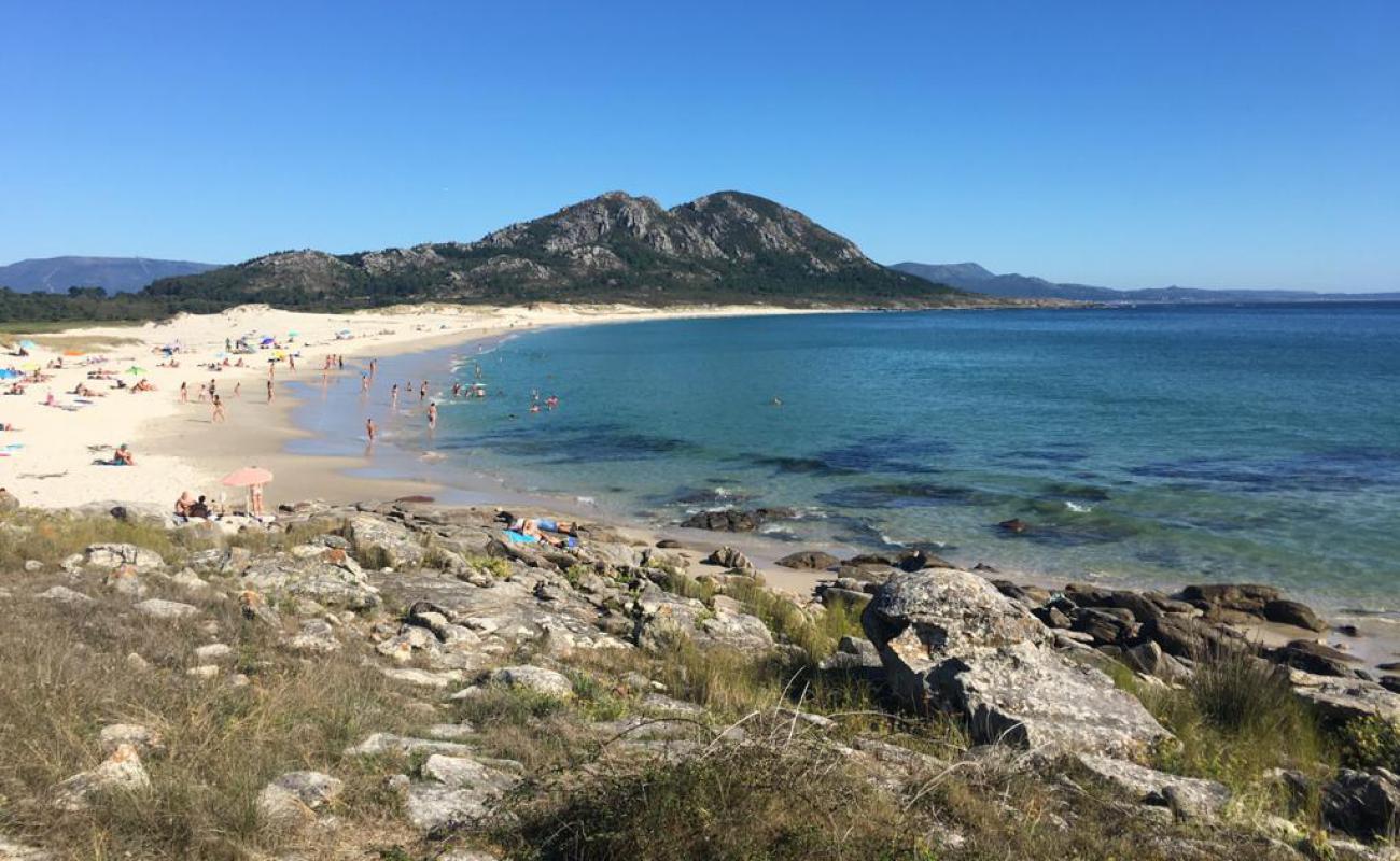 Photo de Praia de Area Maior avec sable lumineux de surface