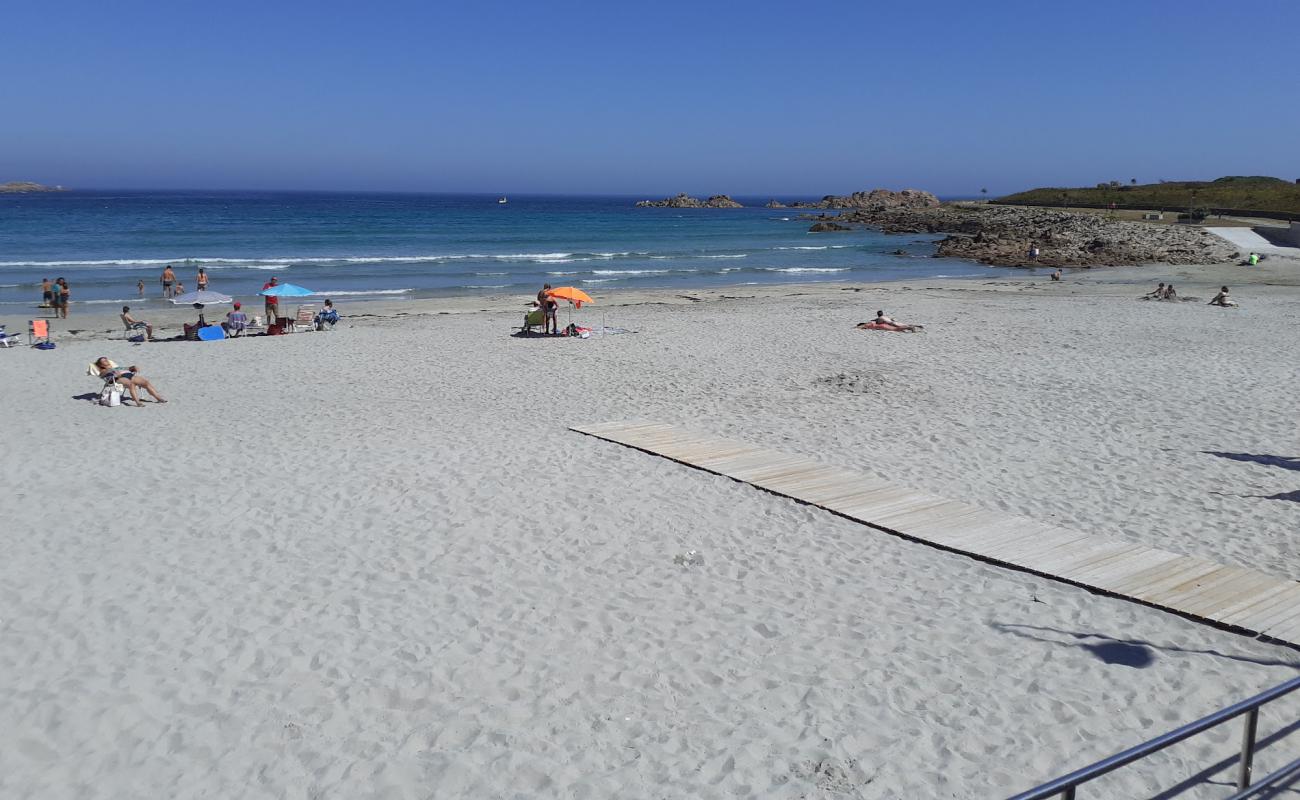 Photo de Area de Arou Beach avec sable beige de surface