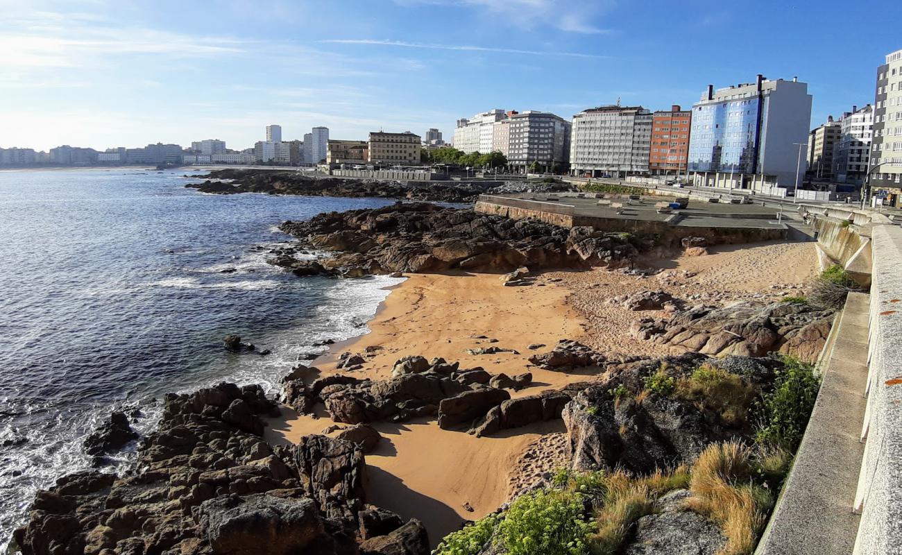 Photo de Praia de Lino avec sable lumineux de surface