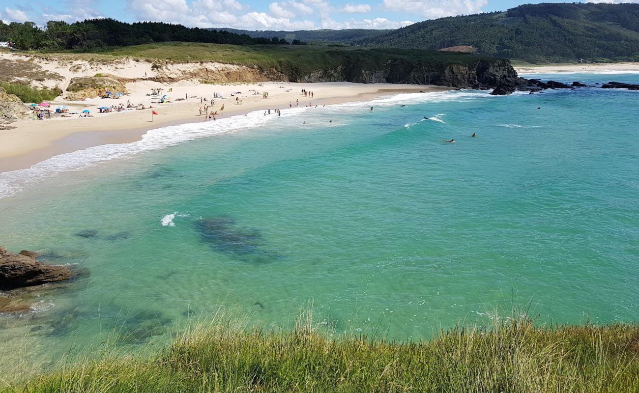 Photo de Praia da Fragata avec sable beige de surface
