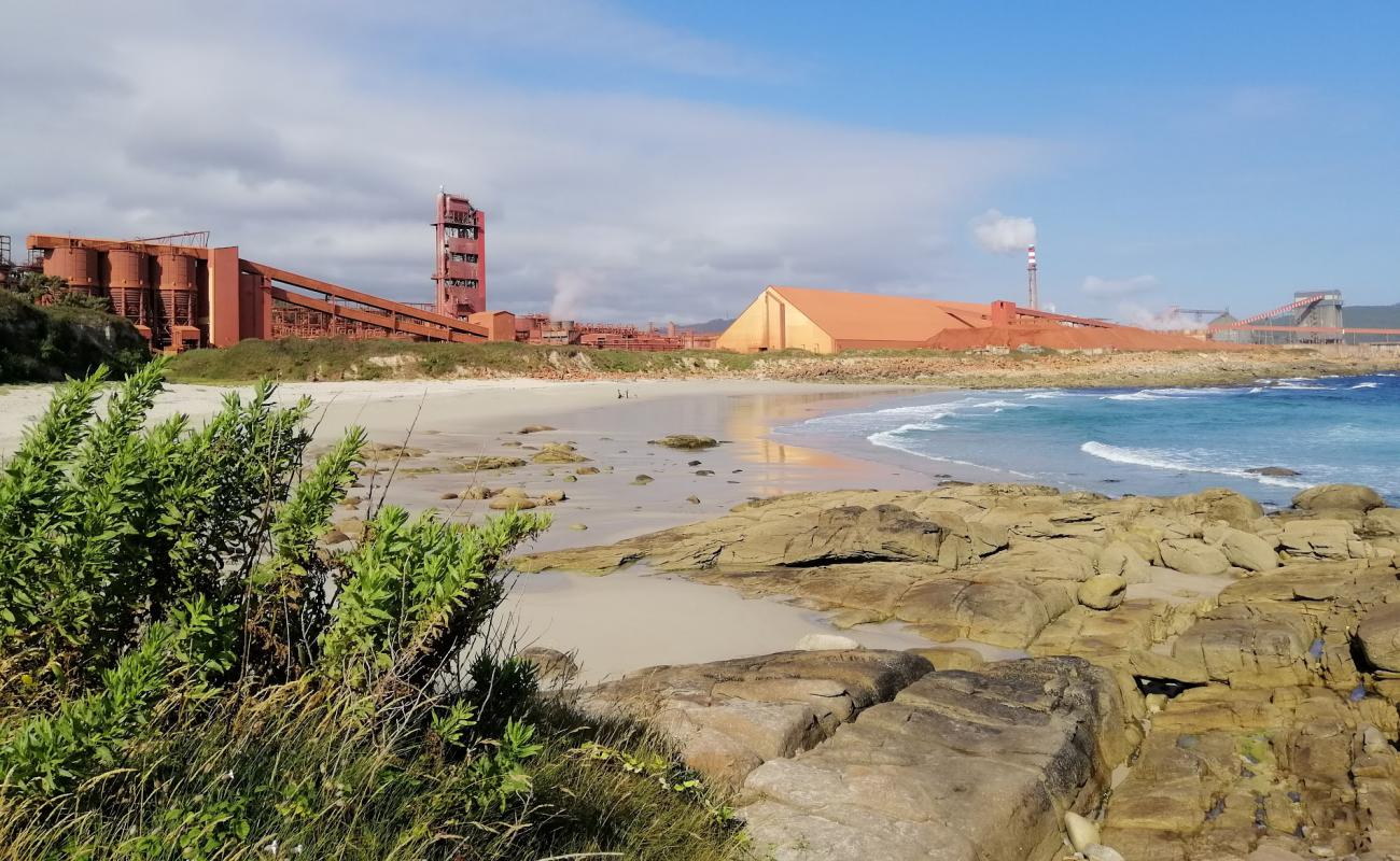 Photo de Praia Limosa avec sable beige de surface