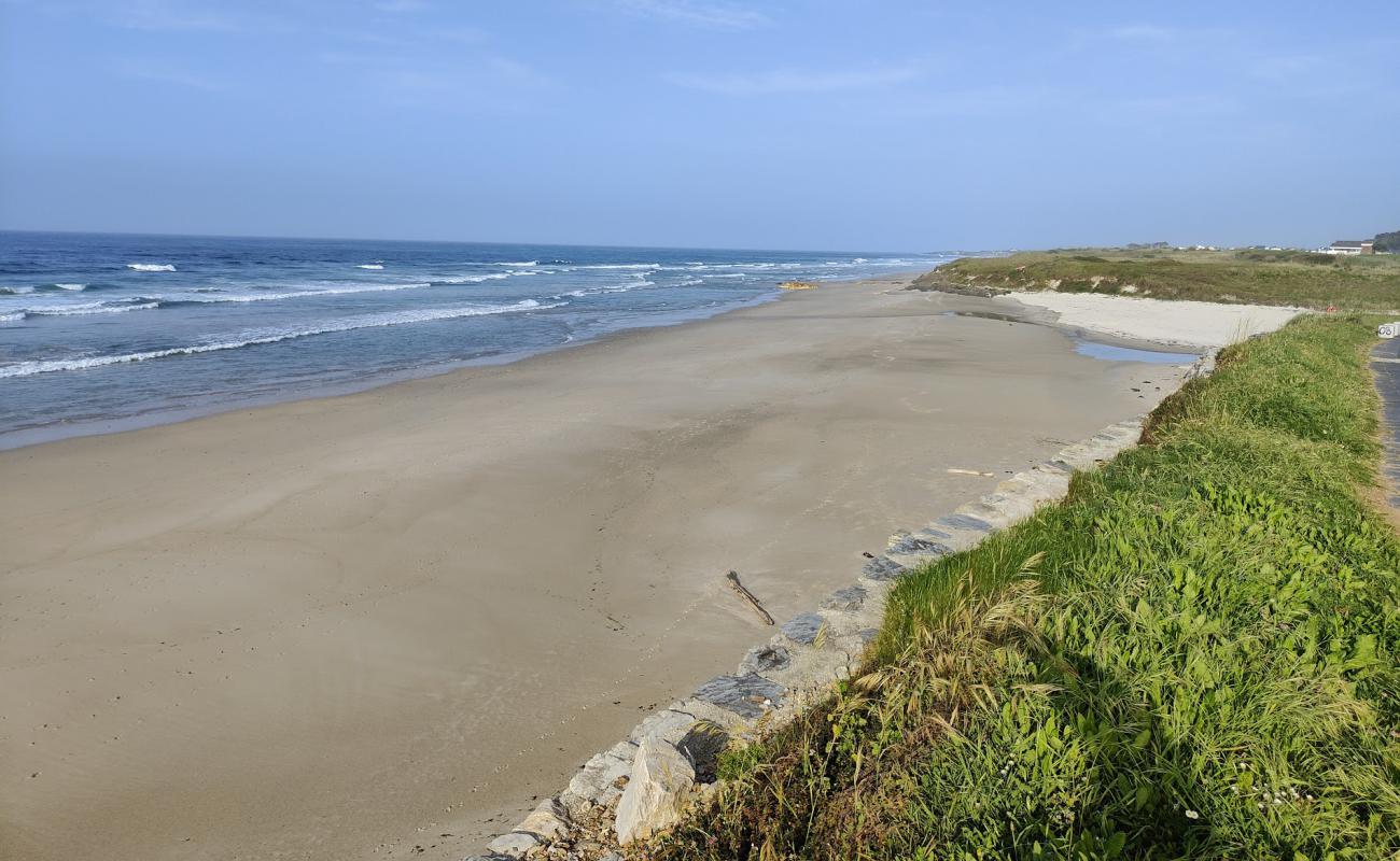 Photo de Praia de Remior avec sable lumineux de surface