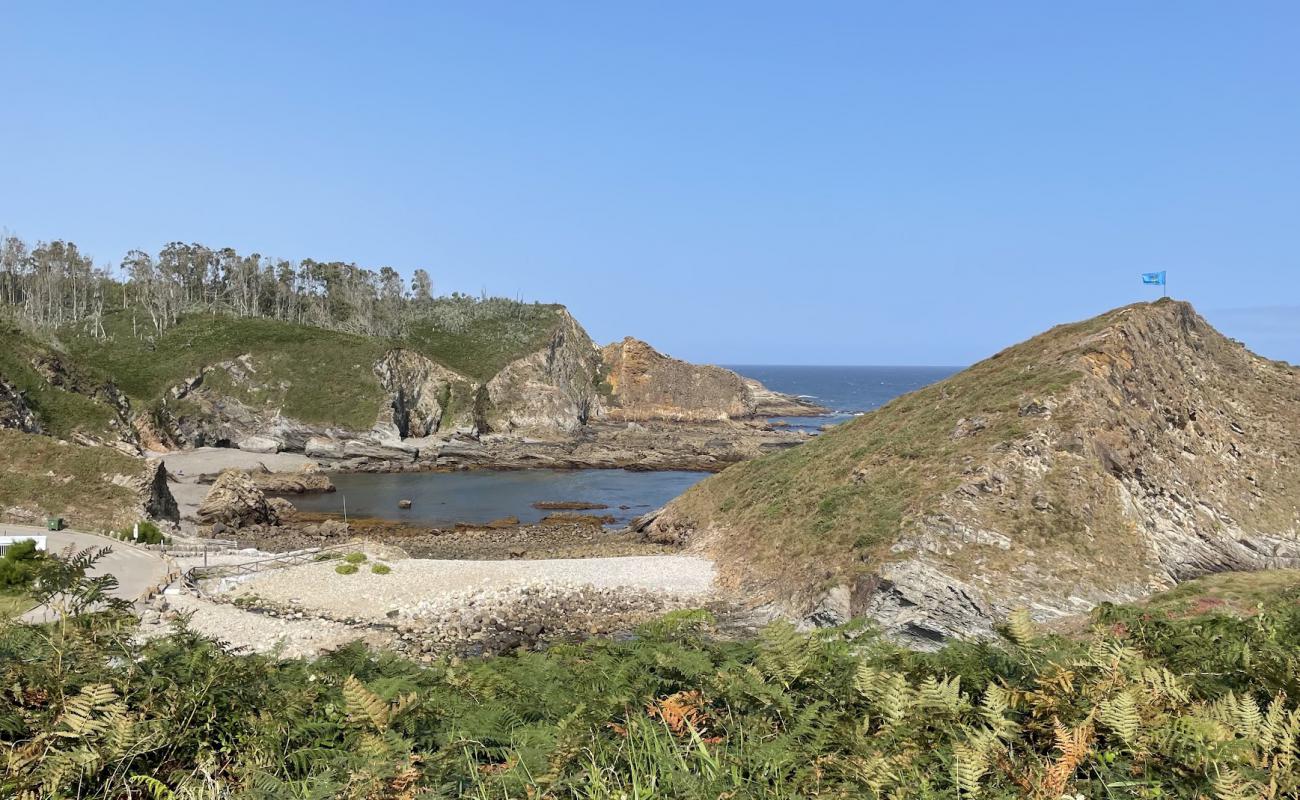 Photo de Playa Permenande avec roches de surface