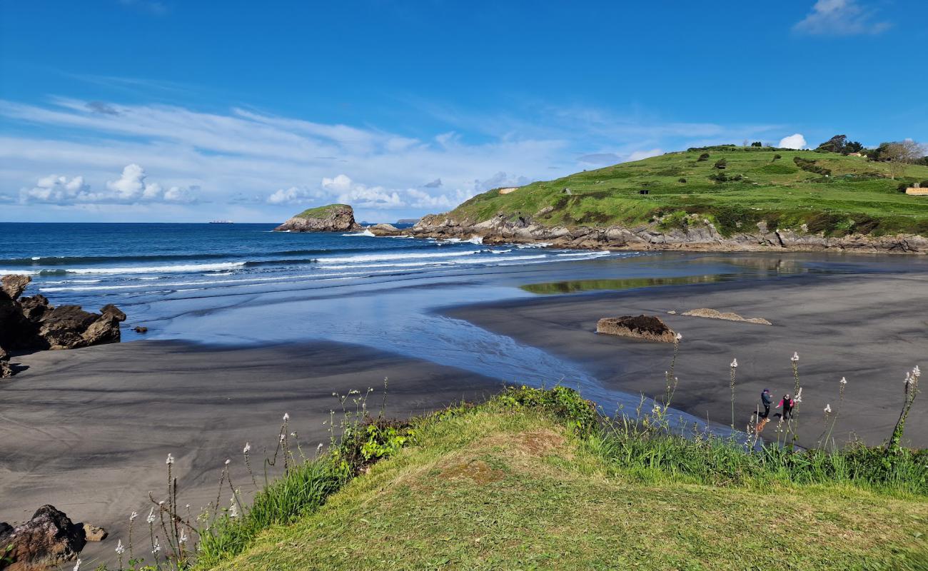 Photo de Playa de Santa Maria del Mar avec sable gris de surface