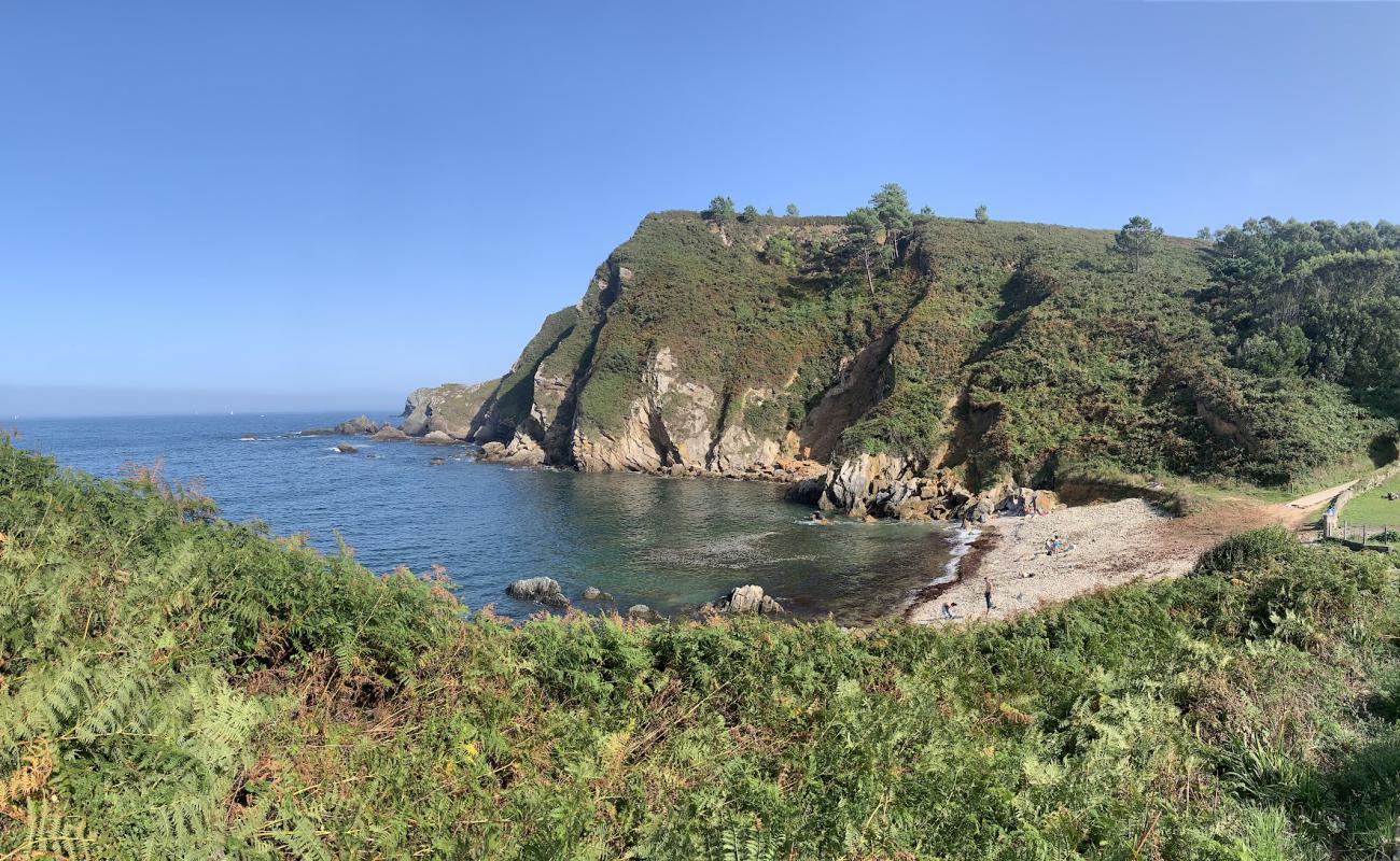 Photo de Playa de Moniello avec roches de surface