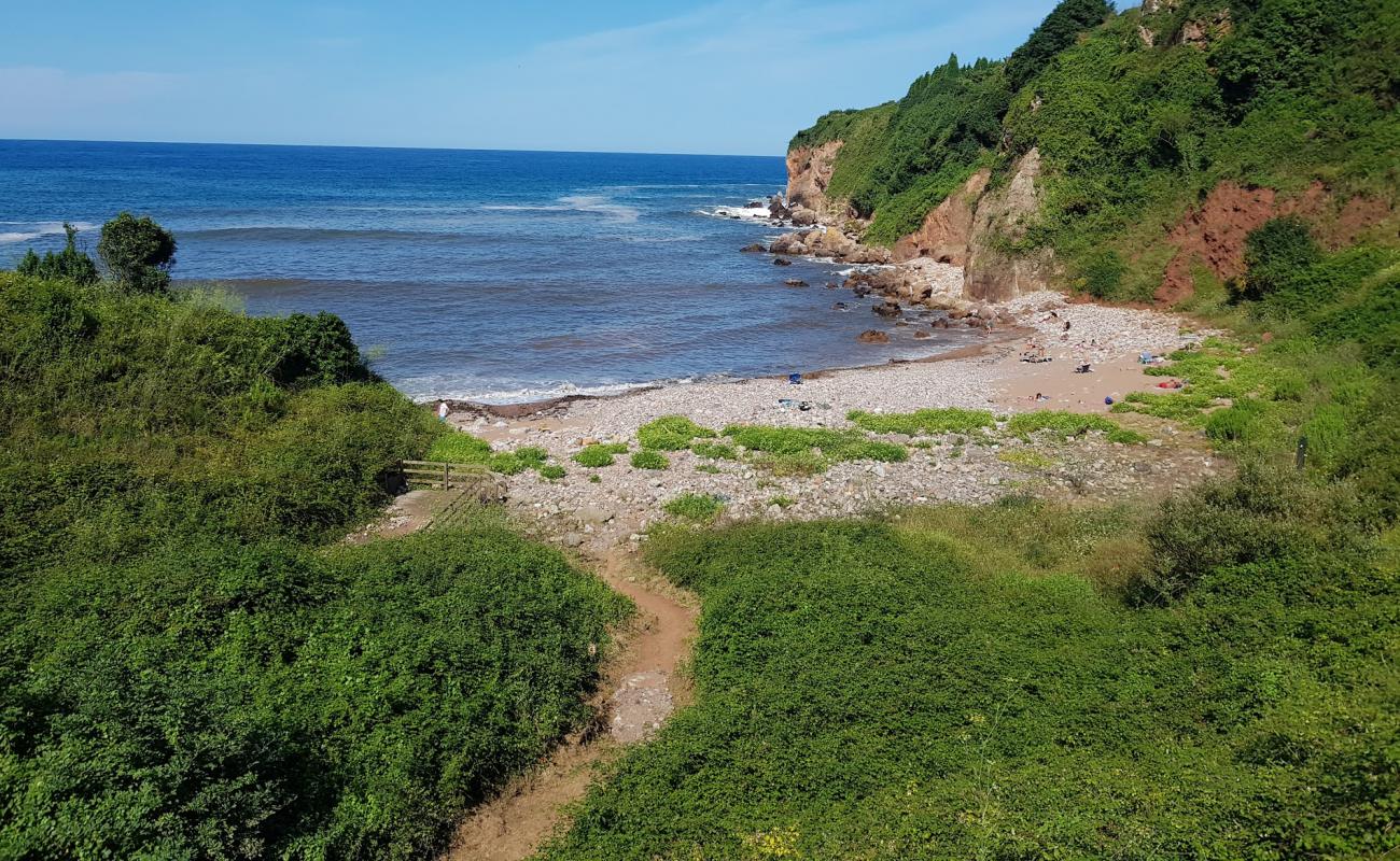Photo de Playa de Rebolleres avec sable gris & galets de surface