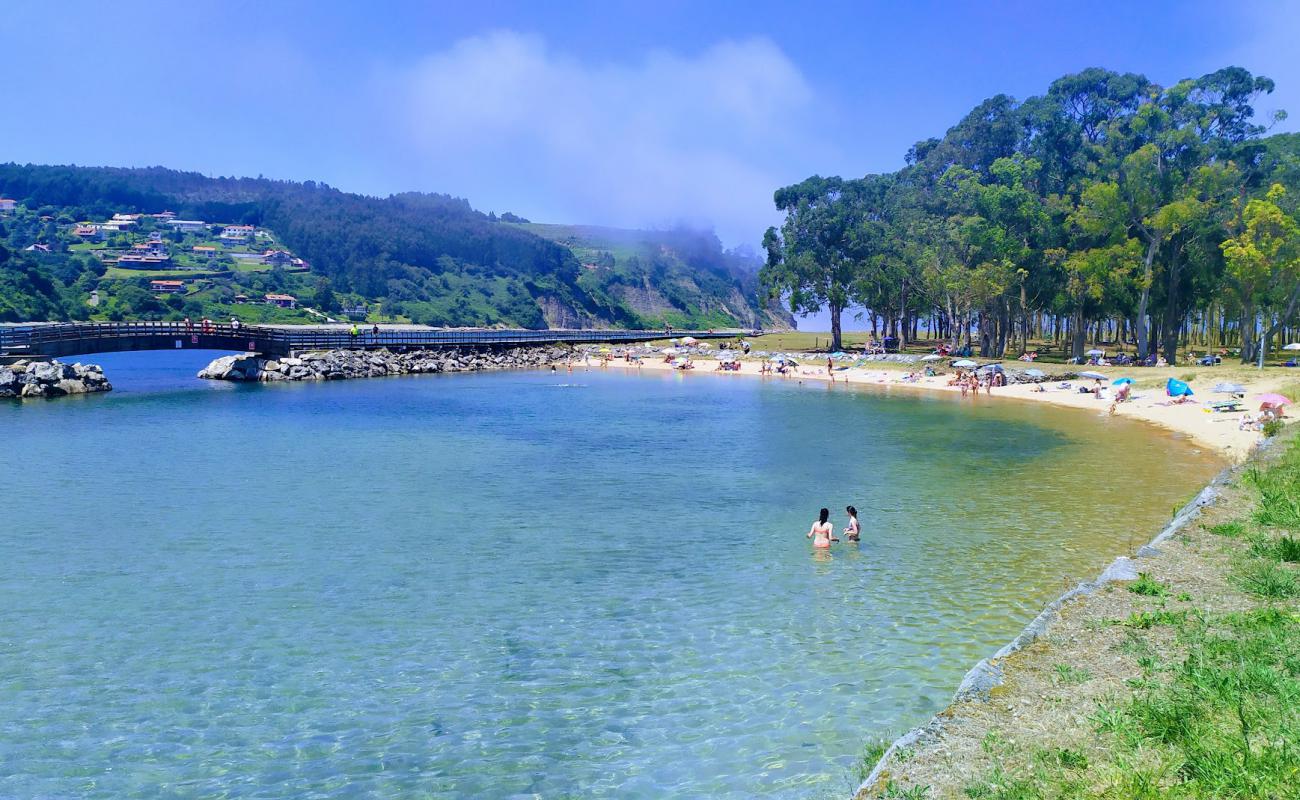 Photo de Playa del Puntal avec sable lumineux de surface