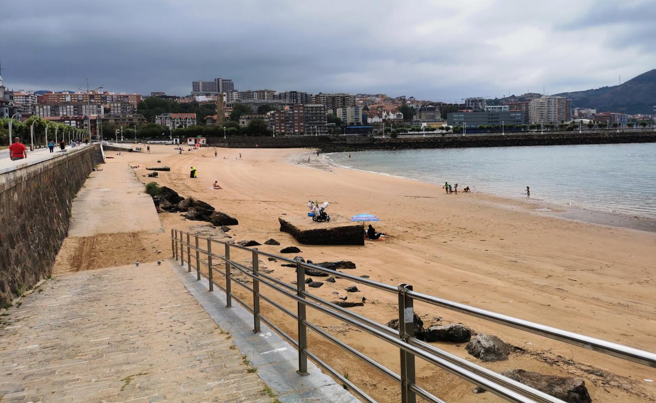 Photo de Las Arenas Beach avec petits galets beige de surface