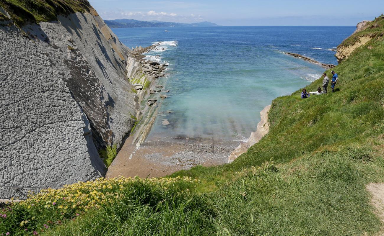 Photo de Algorri Beach avec terrain rocheux de surface
