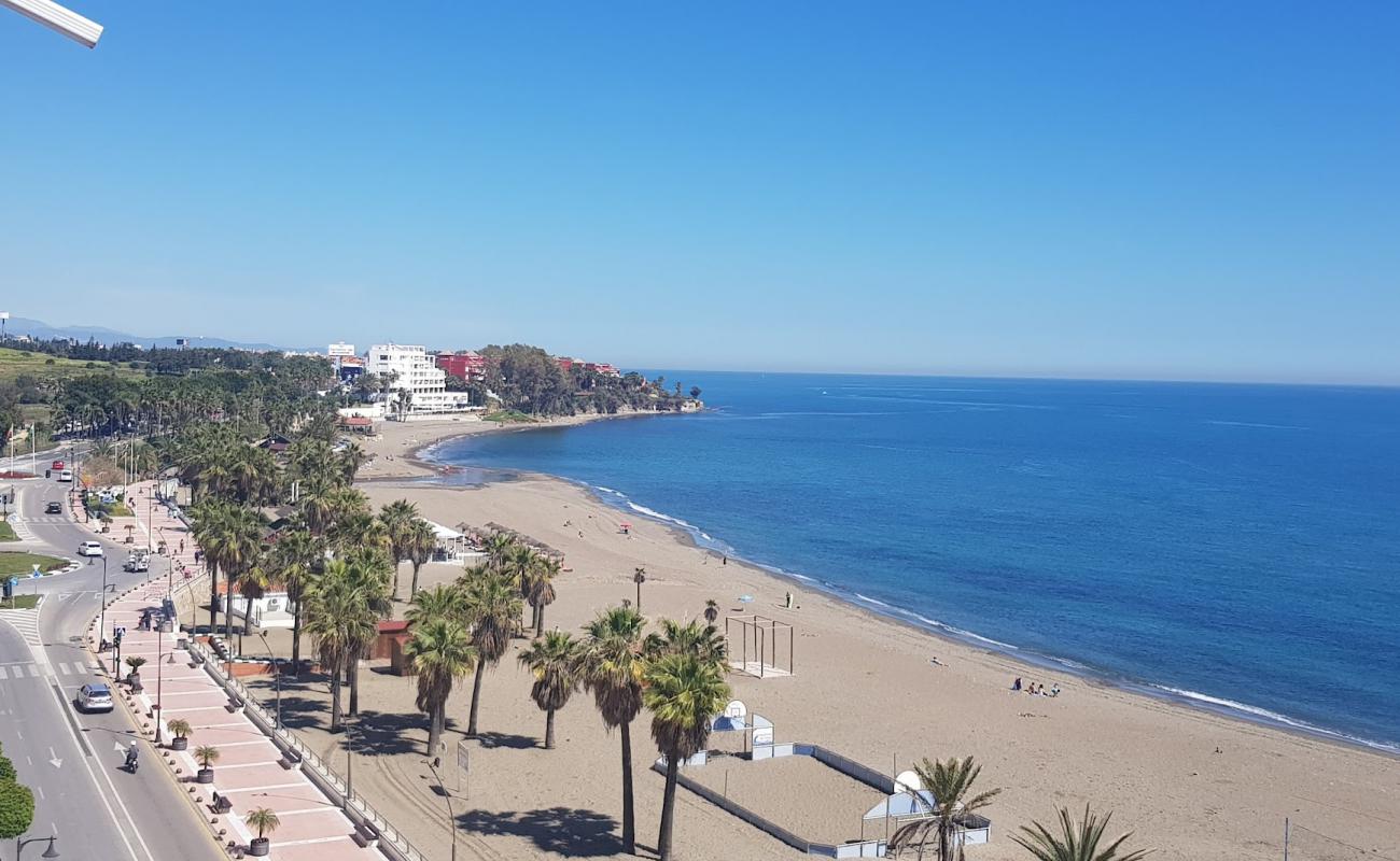 Photo de Playa de la Cala avec sable beige de surface