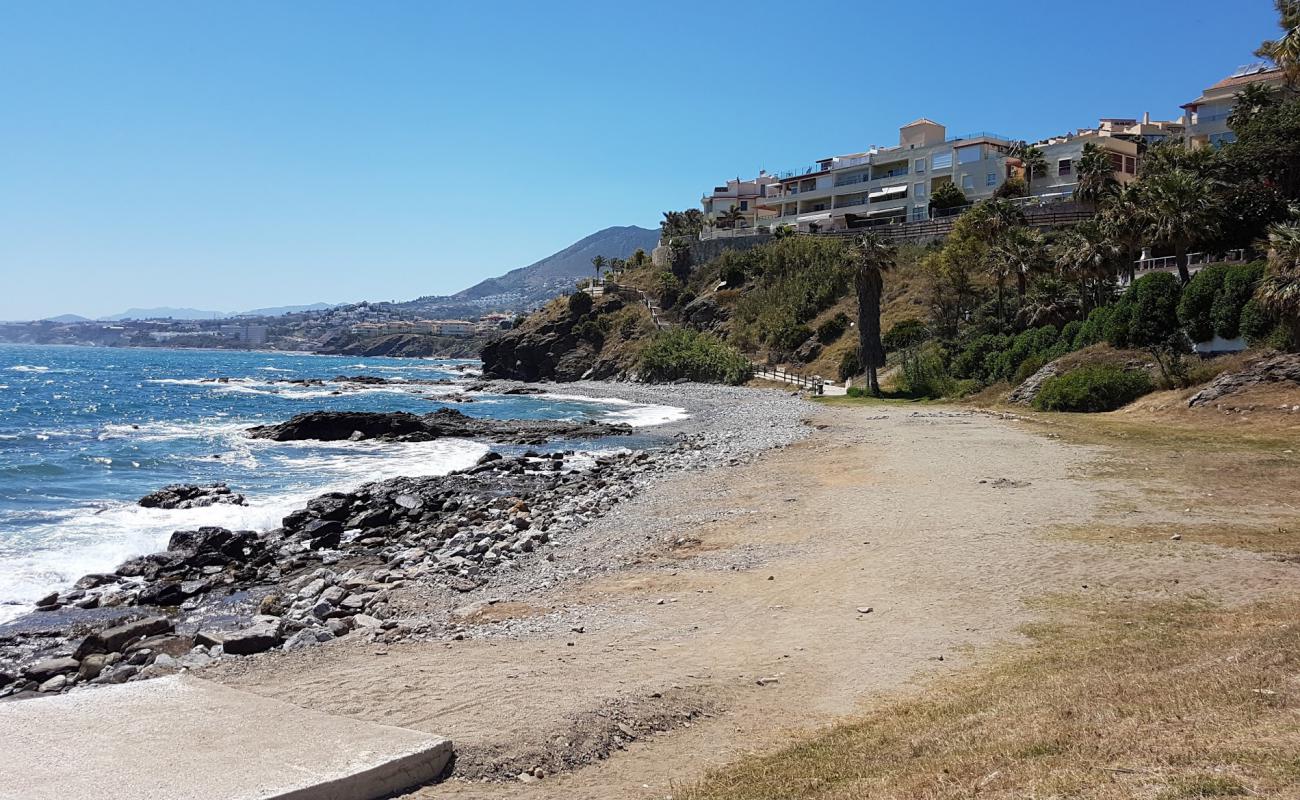 Photo de Playa de Torrequebrada avec terrain rocheux de surface