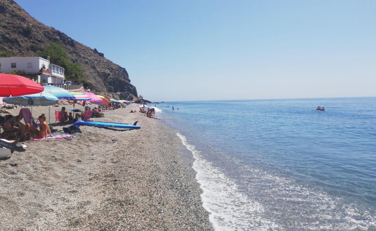 Photo de Playa De El Lance avec caillou fin gris de surface