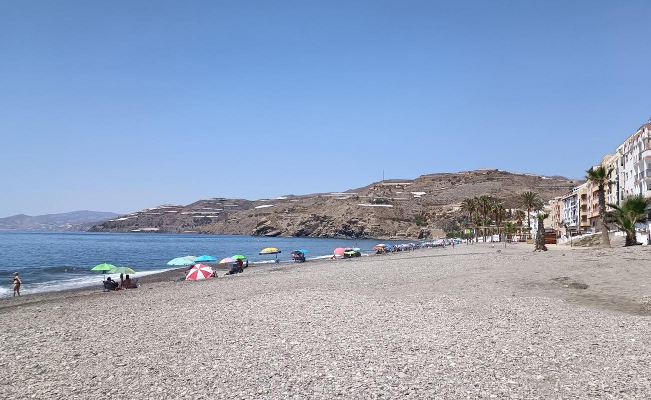 Photo de Playa de La Rabita avec caillou fin gris de surface