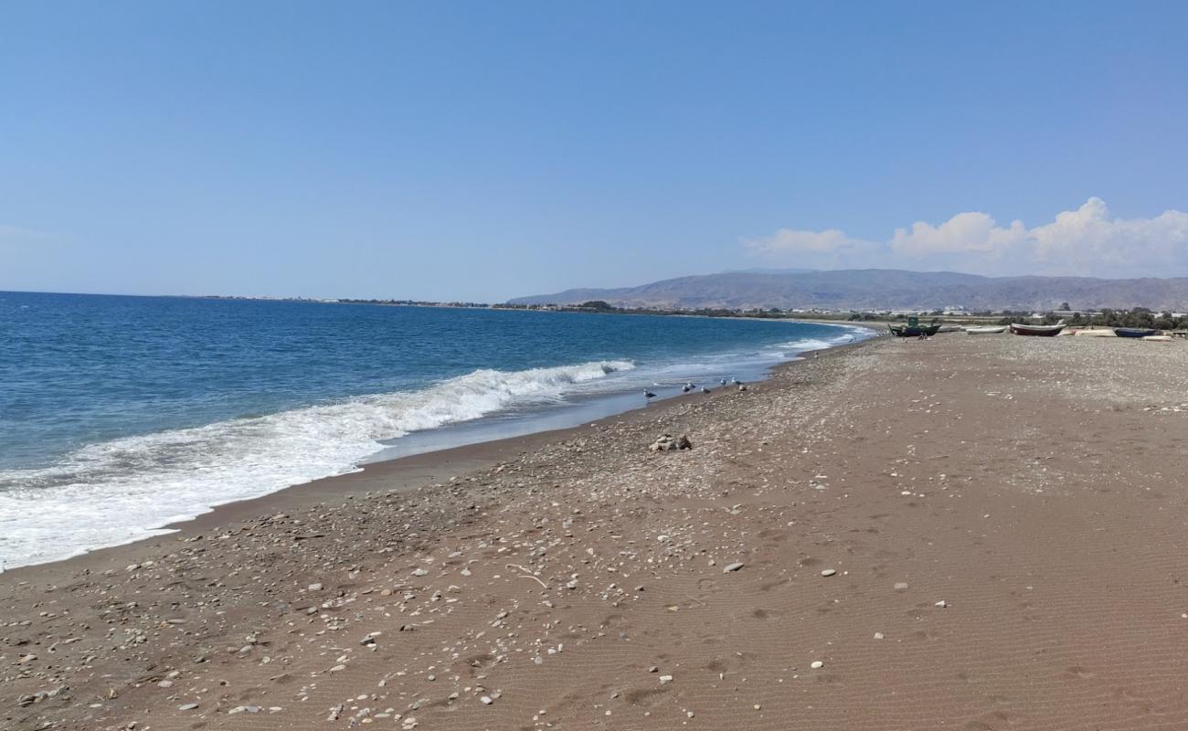 Photo de Playa Del Perdigal avec sable gris & galets de surface