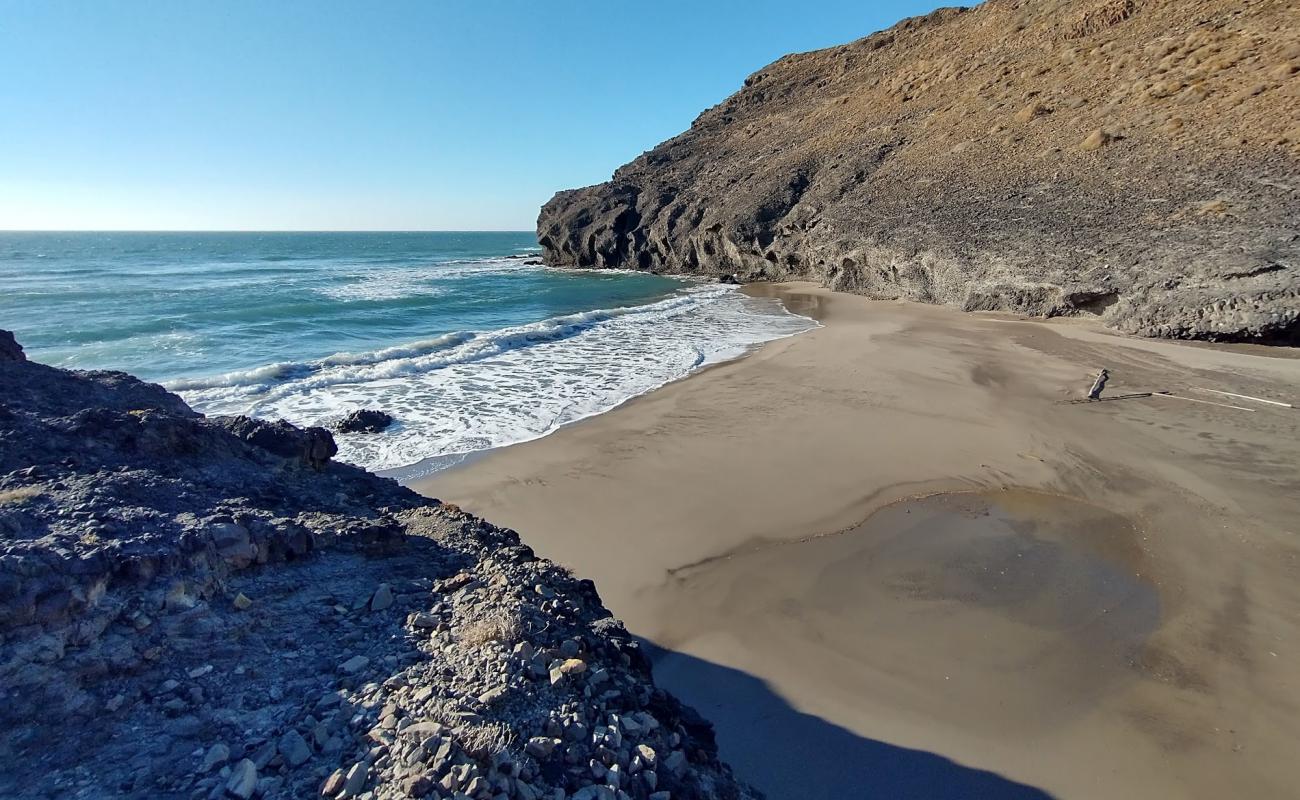 Photo de Cala Principe avec sable lumineux de surface