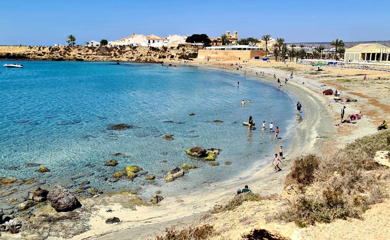 Photo de Platja de Tabarca avec sable gris avec caillou de surface