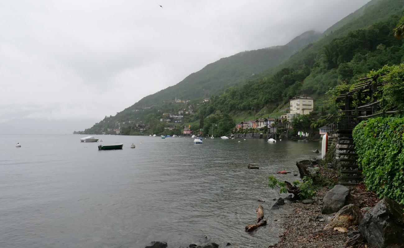 Photo de Dirinella Strand avec roches de surface