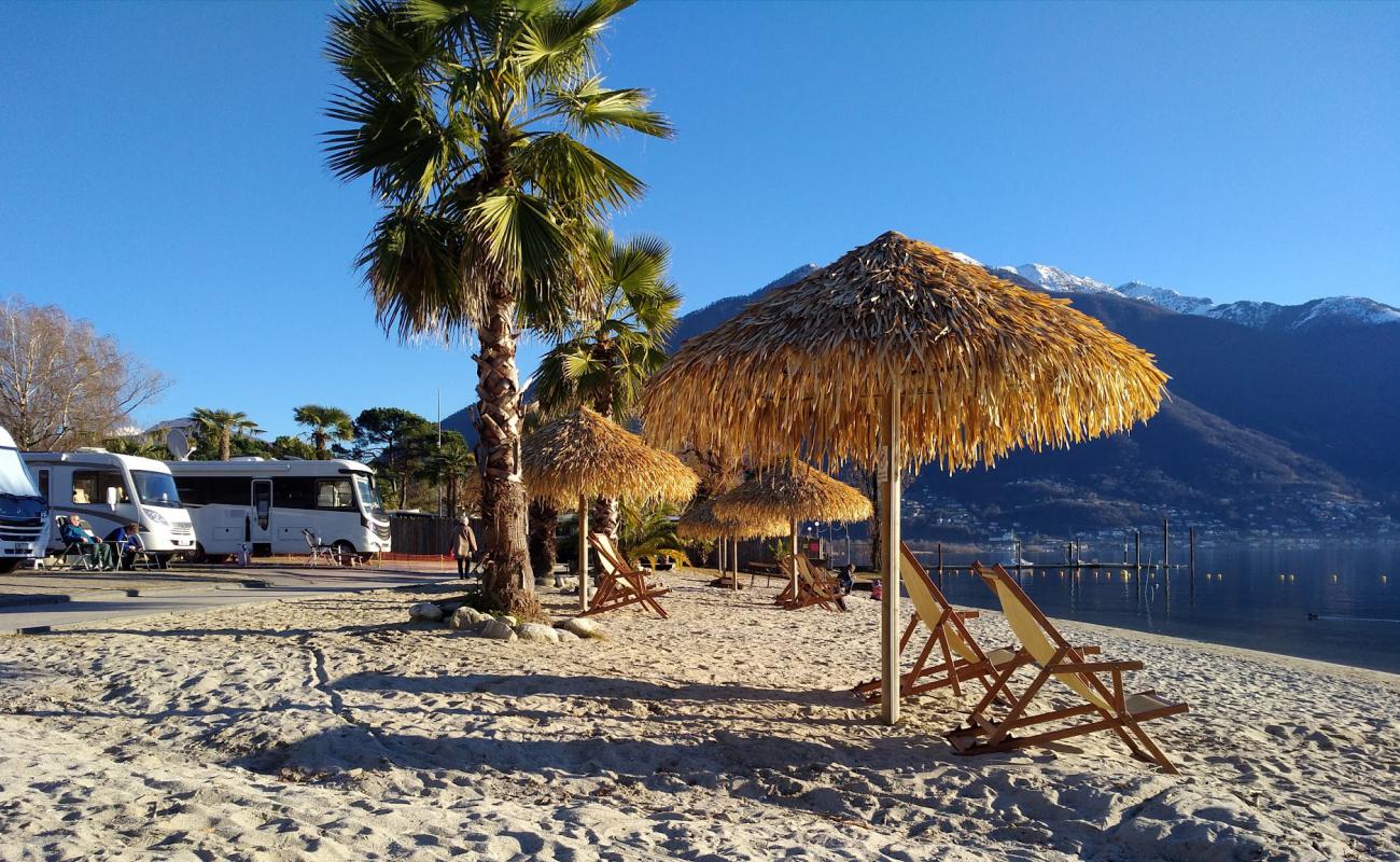 Photo de Caravan Camping Miralago avec sable lumineux de surface