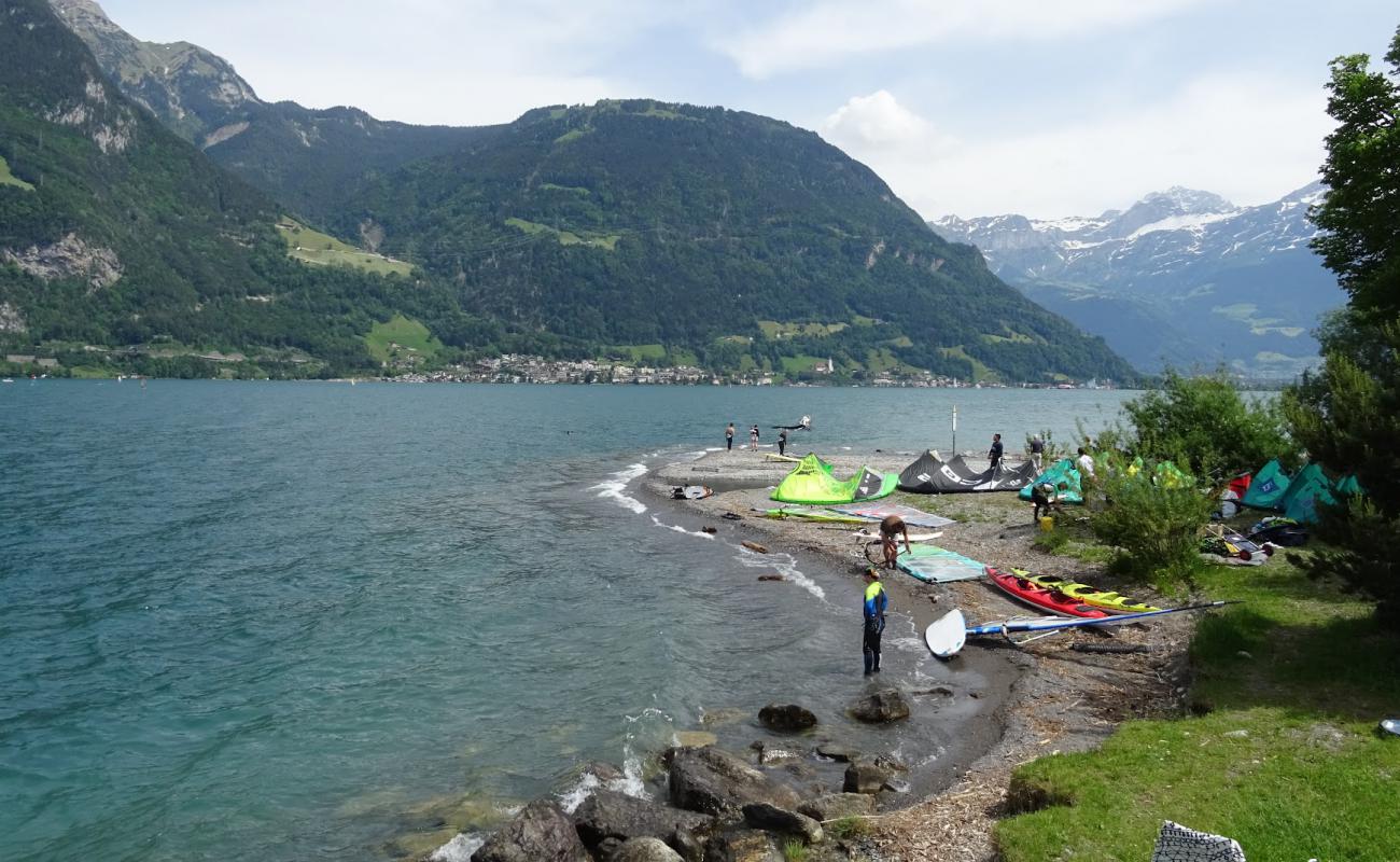 Photo de Seebad Isleten avec galets gris de surface