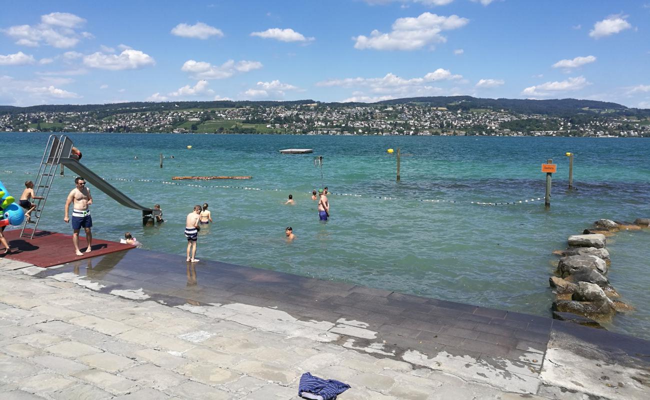 Photo de Strandbad Oberrieden avec surface béton pavée de surface