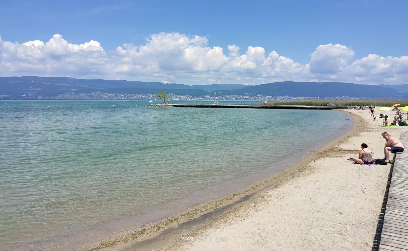 Photo de Gletterens plage avec sable lumineux de surface