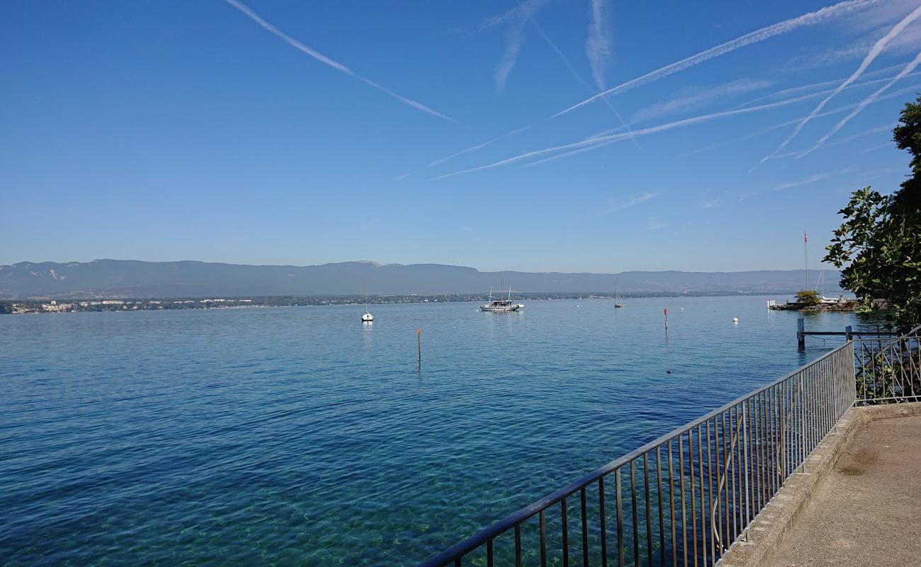 Photo de Plage de Parc de la Nymphe avec surface béton pavée de surface